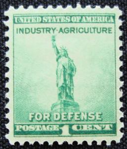 US #899 MNH Single Nat'l Defense Statue of Liberty SCV $.20 