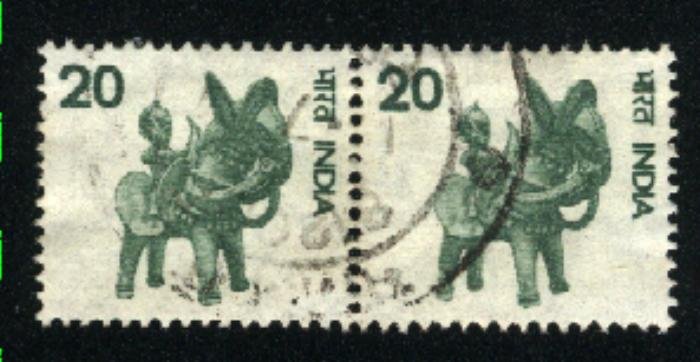 India 672      Pair   used  1975-88 PD