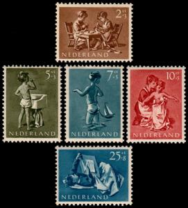✔️ NETHERLANDS 1954 - CHILD WELLFARE KINDERZEGELS - NVPH 649/653  ** MNH OG