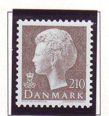 Denmark Sc 640 1981 210 ore gray Queeen Margrethe stamp mint NH