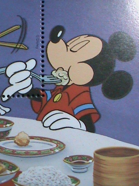 MALDIVES STAMP- GOOFY, DONALD & MICKEY ENJOY CHINESE FOOD-MNH S/S VERY FINE