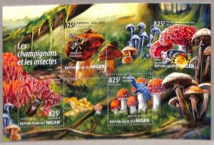 A2352 - NIGER - ERROR - MISPERF stamp sheet 2015 Mushrooms and Insects