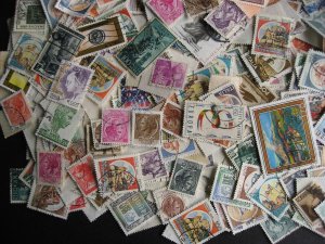 Italy colossal mixture (duplicates,mixed cond) 2000 10% commems, 90% defins