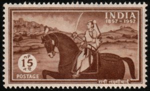 ✔️ INDIA 1957 - RANI OF JHANSI ON HORSE - SC.  289 MNH ** [1KHI03]