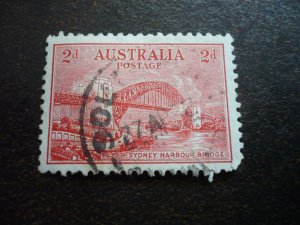Stamps - Australia - Scott# 133 - Used Set of 1 Stamp