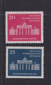 German Democratic Republic DDR #410-411  MNH 1958  Brandenburg gate