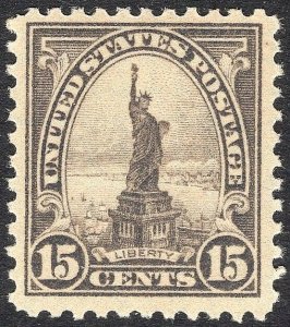 #566 XF MNH OG-15c STATUE OF LIBERTY-NICE GEM STAMP!! (REM #566-13)