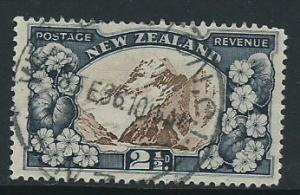 New Zealand SG 581 - perf 13 x 13 1/2 Used tiny short top...