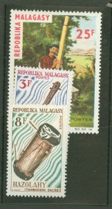 Madagascar/Malagasy Republic #362/64-5 Mint (NH) Single