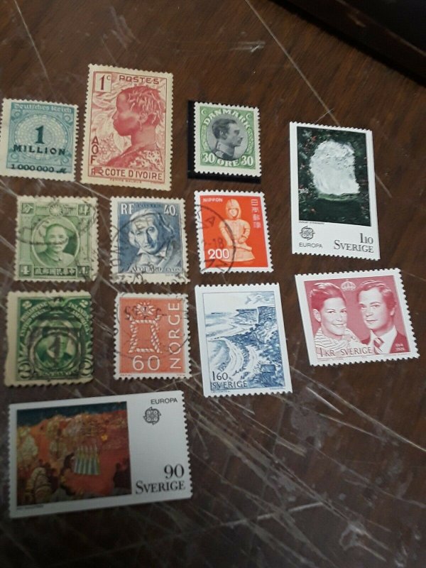 World Stamps Mint & Used 1922 To 2000