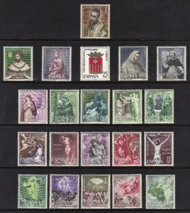 SPAIN & PORTUGAL & COLONIES 1940-50s COLL OF A COUPLE OF HUNDRED MINT MOST HINGD