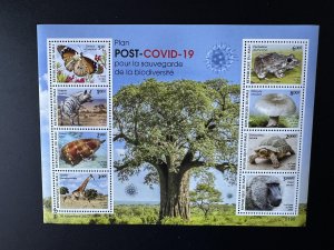 Mali 2022 Mi. Bl.? Wildlife COVID-19 biodiversity butterfly mushroom monkey