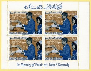 Ras al Khaima sw14 - Mint-NH - 1r John F. Kennedy (Minisheet) (1965) (cv $4.60)