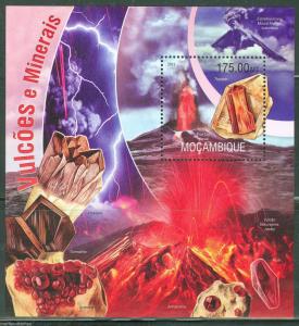 MOZAMBIQUE 2013 VOLCANOES AND MINERALS SOUVENIR SHEET   MINT NH