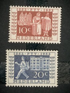 Netherlands #338-339  M  missing 336-337 top Values CatVal $28.00