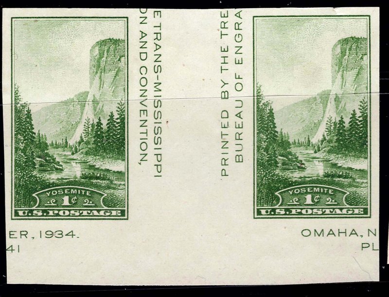 U.S.  769a MNH VERTICAL GUTTER PAIR AS SHOWN (V5064)