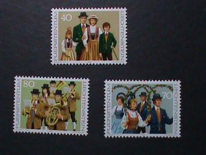 LIECHTENSTEIN-1980 SC#694-6 TRIESENBERG FAMILY IN TRADITIONAL COSTUMES MNH VF