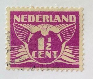 Netherlands 1926-28 Scott 166 used - 1.½c, Flying Dove, Numeral