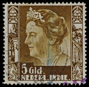 4388: - SG415 5 Guldren Yellow-Brown. 1938. Sc#225 Mi279 Fine Used. C£23