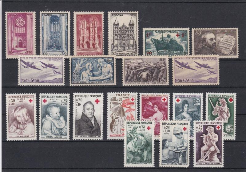 France Interesting Mix of Mint Never Hinged Stamps Ref 31608
