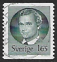 Sweden # 1366 - King Carl XVI - used.....{KR12}