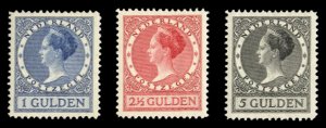 Netherlands #161-163 Cat$258, 1925-30 1g-5g, set of three, lightly hinged