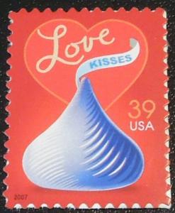 2007 39c Love and Kisses Scott 4122 Mint NH