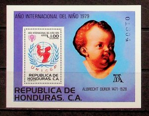 HONDURAS Sc C687 NH SOUVENIR SHEET OF 1980 - YEAR OF THE CHILD