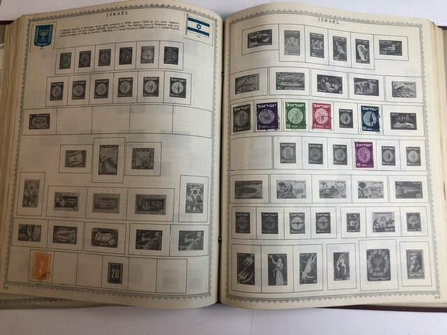 The New World Wide Postage Stamp Album Lots Of Old Stamps