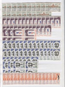 France Accumulation MNH CV$18400.00 1960-1999 Wholesale In 4 Albums