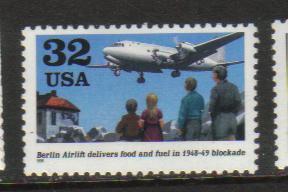 #3211 MNH 32c Berlin Airlift   1998 Issue