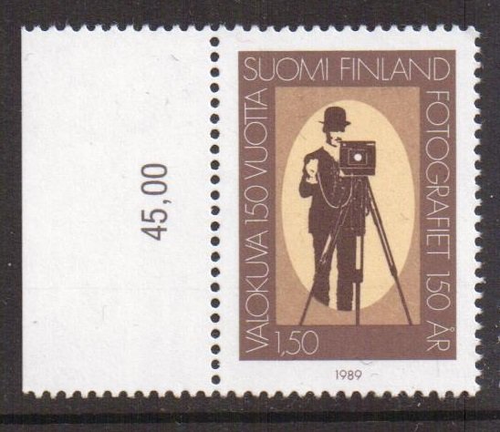 Finland    #788  MNH  1989  photographer, box camera