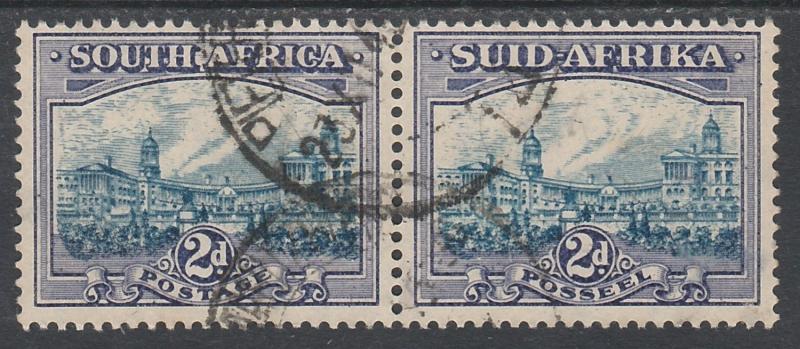 SOUTH AFRICA 1933 UNION BUILDINGS 2D BLUE AND VIOLET PAIR HYPHENATED  USED