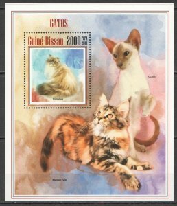 Guinea Bissau 2013 DOMESTIC CATS s/s Perforated Mint (NH)