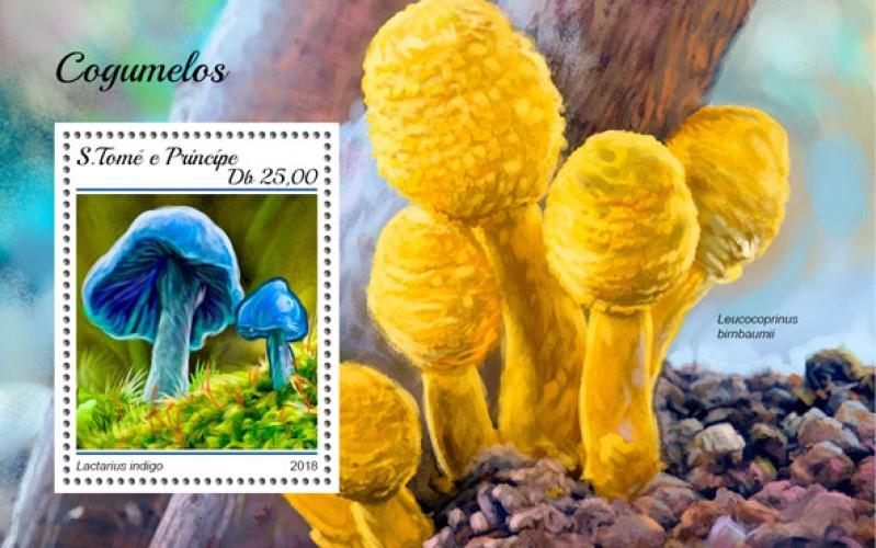 SAO TOME - 2018 - Mushrooms - Perf Souv LV Sheet - MNH