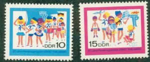 Germany DDR 1069-70 BIN $0.75