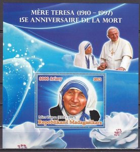 Malagasy Rep. 2012 issue. Mother Teresa s/sheet. ^