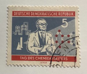 Germany DDR 1960 Scott 525 used - 5pf,  Day of Chemistry Industry, Scientist