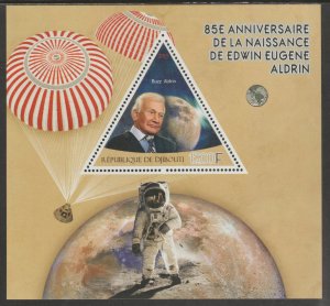 EDWIN ALDRIN  perf deluxe sheet containing one triangular shaped value mnh