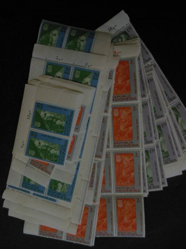 INDONESIA : Large accumulation of all VF MNH singles & sets. Many Better items.