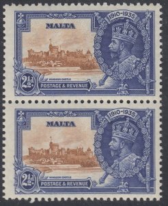 SG 211a Malta 1935. 2½d brown & deep blue. Unmounted mint, vertical pair with...
