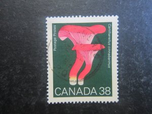 Canada #1246 Mushrooms very fine used  {ca2189}