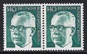 Germany Berlin 9N298A MNH PAIR X550-4