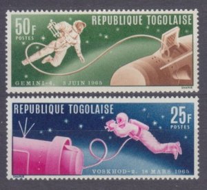 1965 Togo 487-488 US and USSR astronauts in space