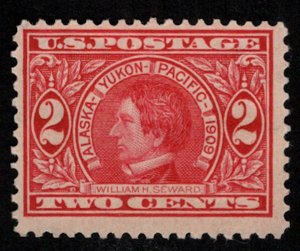 US #370 VF mint never hinged, super fresh color,  nice looking stamp!