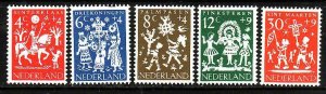 Netherlands-Sc#B358-62- id7-unused hinged semi-postal set-Holiday Folklore-1961-