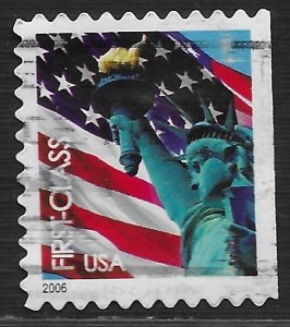 US #3973 (39c) Flag and Statue of Liberty