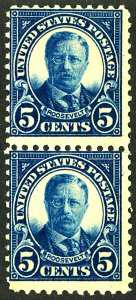 U.S. #557 MINT PAIR OG NH 