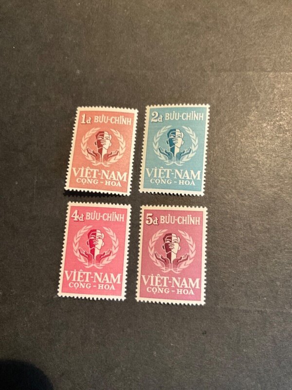 Vietnam Scott #88-91 never hinged