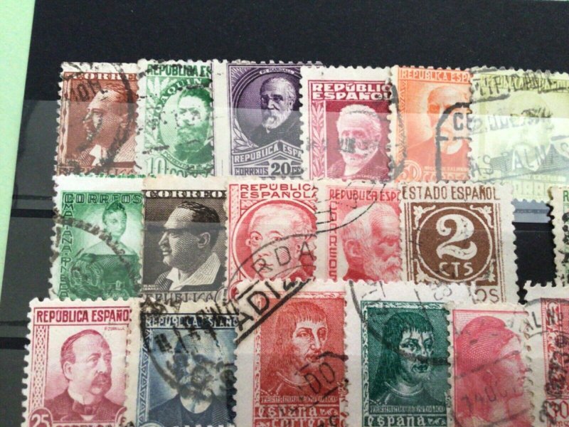 Spain 1930’s mounted mint & used stamps  Ref A8867